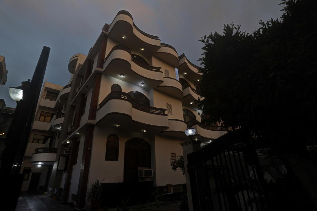 Townhouse The Premier View Near Iskcon Temple Noida 호텔 외부 사진