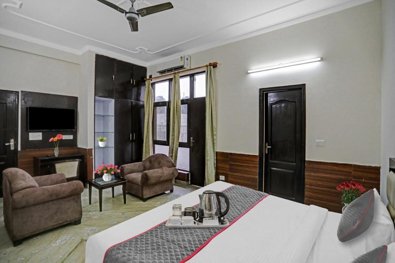 Townhouse The Premier View Near Iskcon Temple Noida 호텔 외부 사진