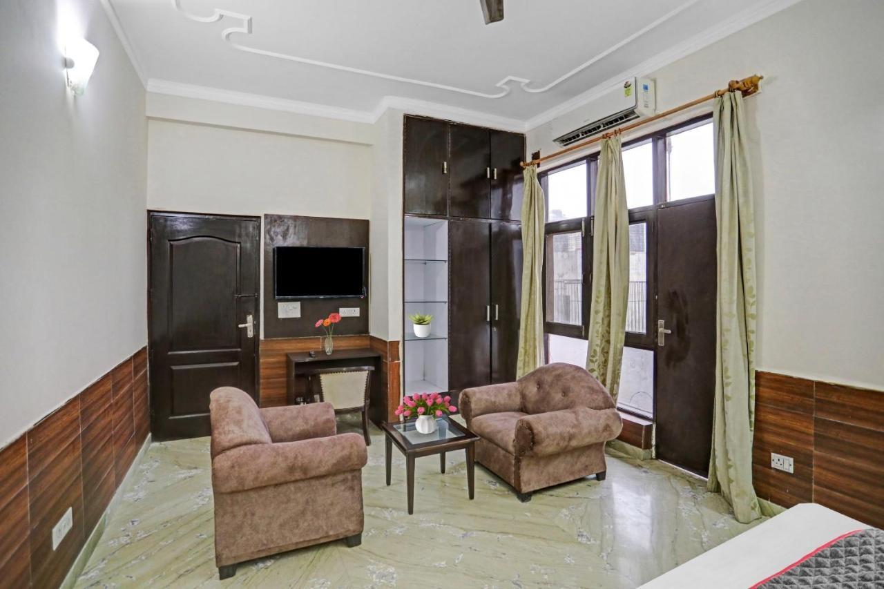 Townhouse The Premier View Near Iskcon Temple Noida 호텔 외부 사진