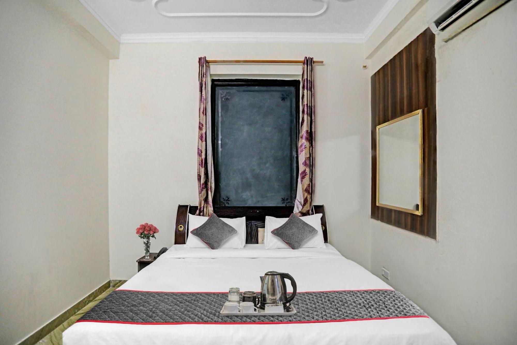 Townhouse The Premier View Near Iskcon Temple Noida 호텔 외부 사진