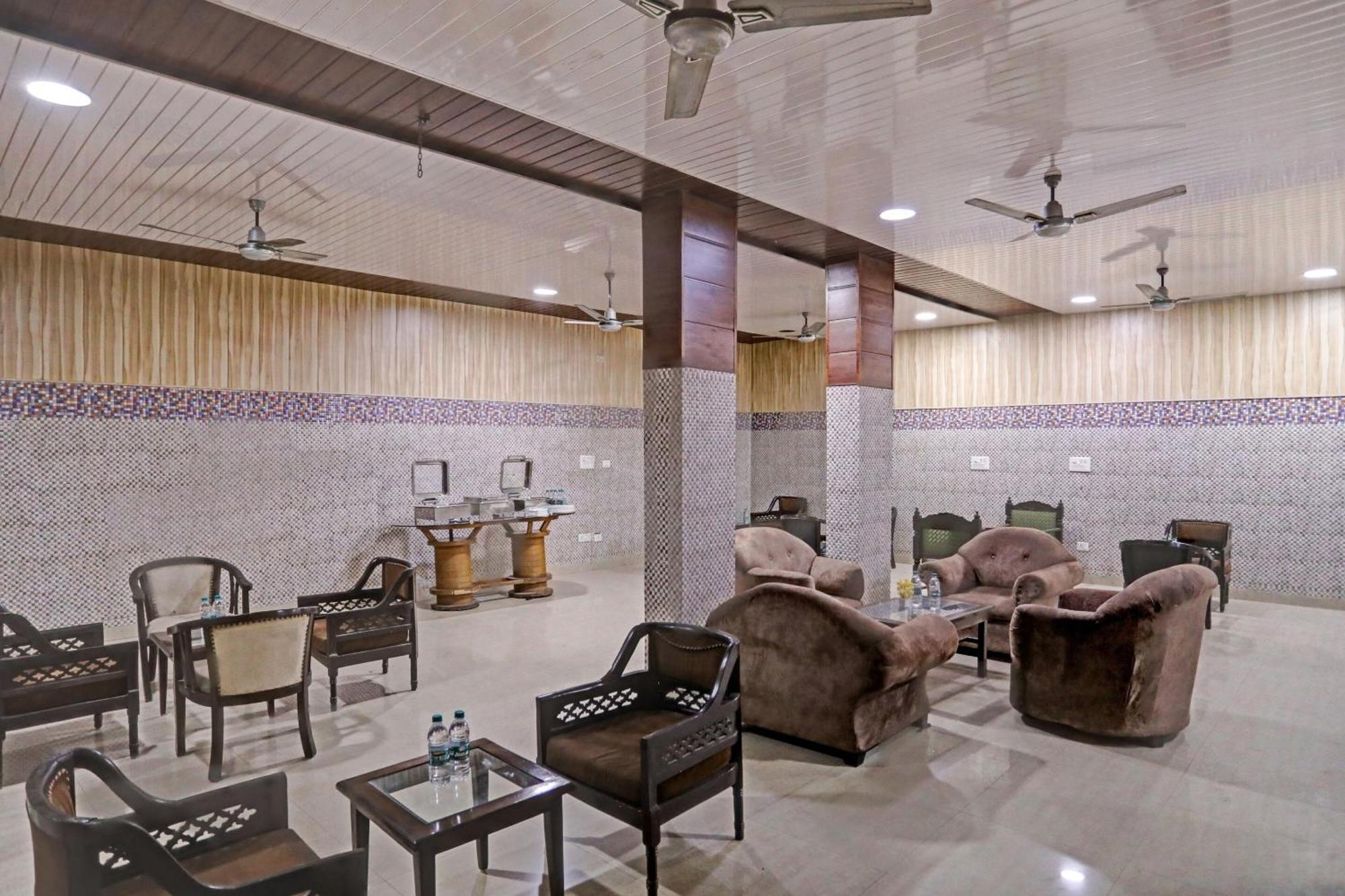 Townhouse The Premier View Near Iskcon Temple Noida 호텔 외부 사진